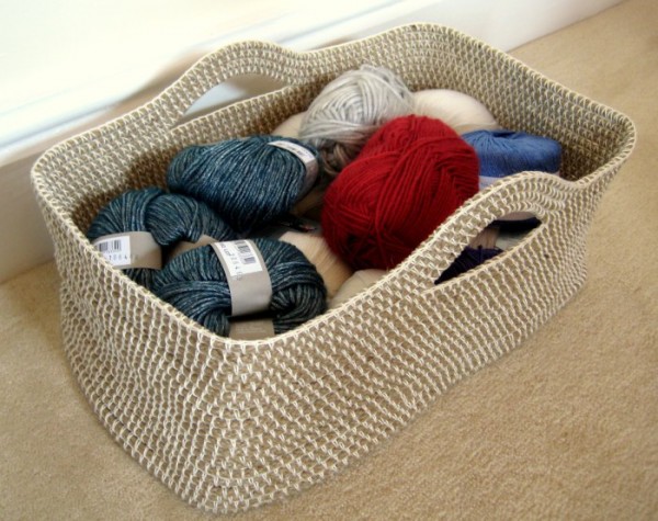 How-to-DIY-Crochet-Rope-Basket3-e1433619024317