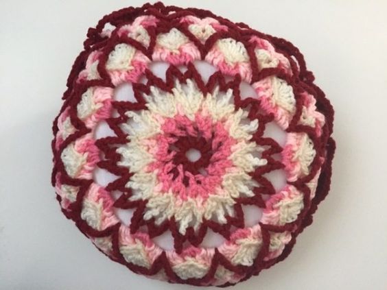 Mandala Pillow Free Crochet 1