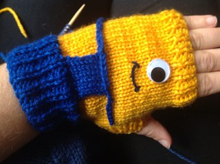 Minion-Glove-Free-Crochet-Patterns