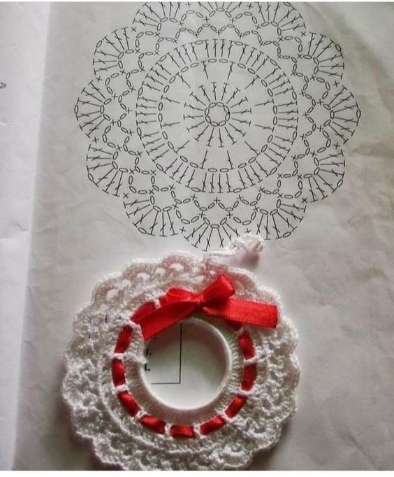 adorable mini crochet christmas wreaths 6