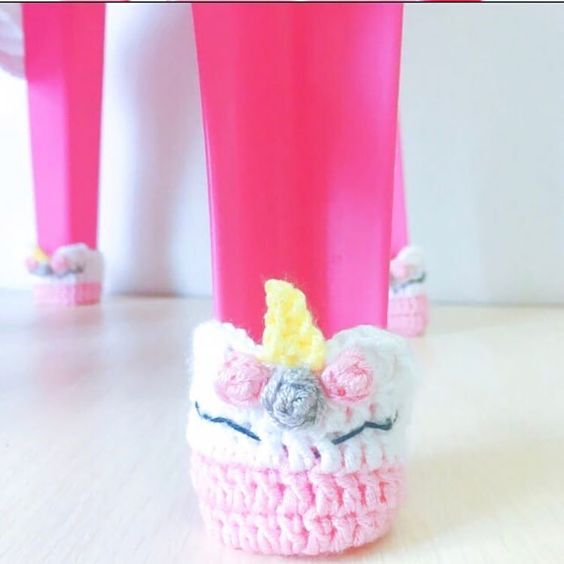 amazing ideas for crocheting chair socks 2