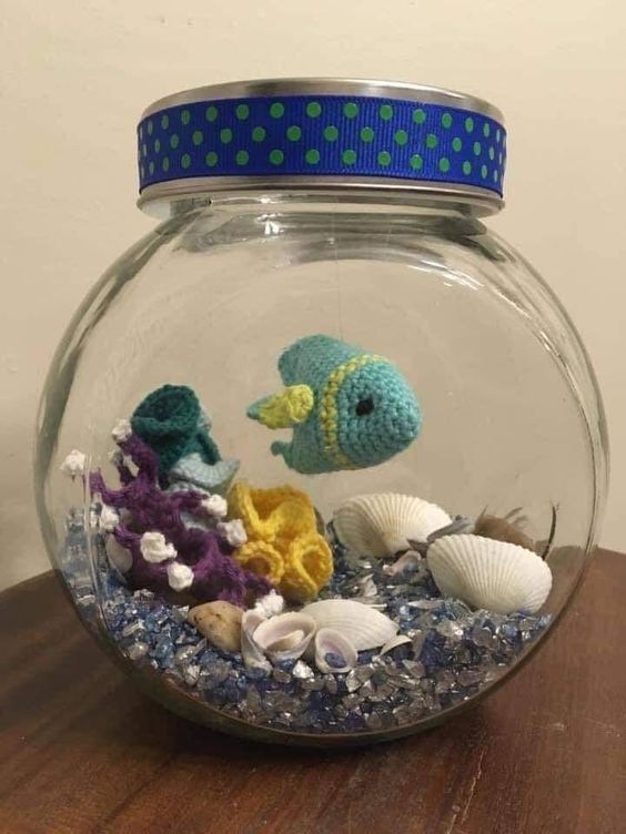 aquarium ideas made with crochet fish 1