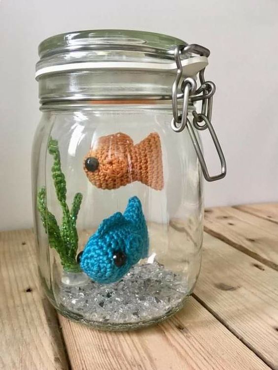 aquarium ideas made with crochet fish 2