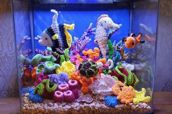 aquarium ideas made with crochet fish 3