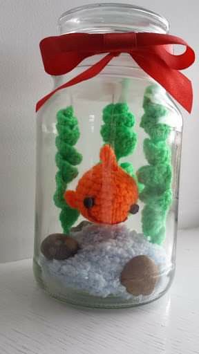 aquarium ideas made with crochet fish 7