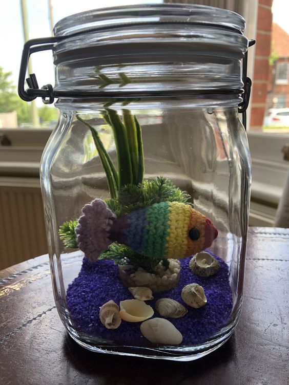 aquarium ideas made with crochet fish 9