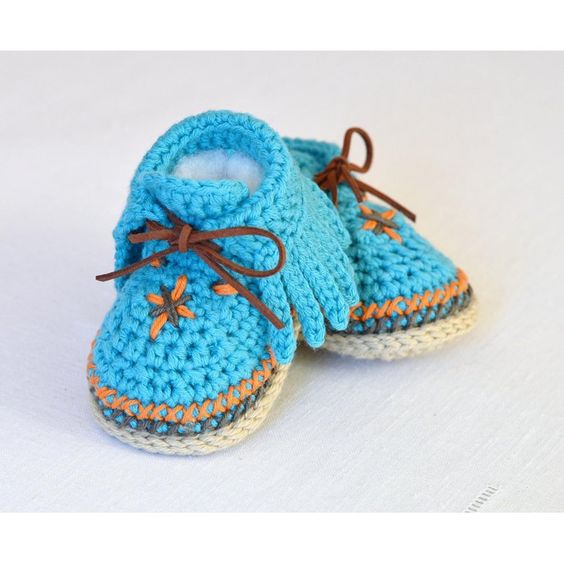 baby moccasin crochet with fringes 5