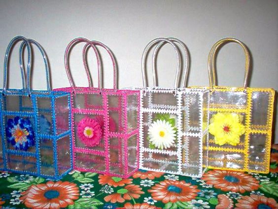 bags made with plastic bottle and crochet 2