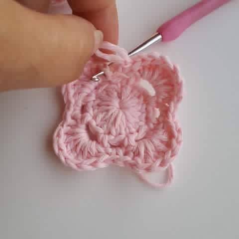 beautiful crochet flower step by step 7