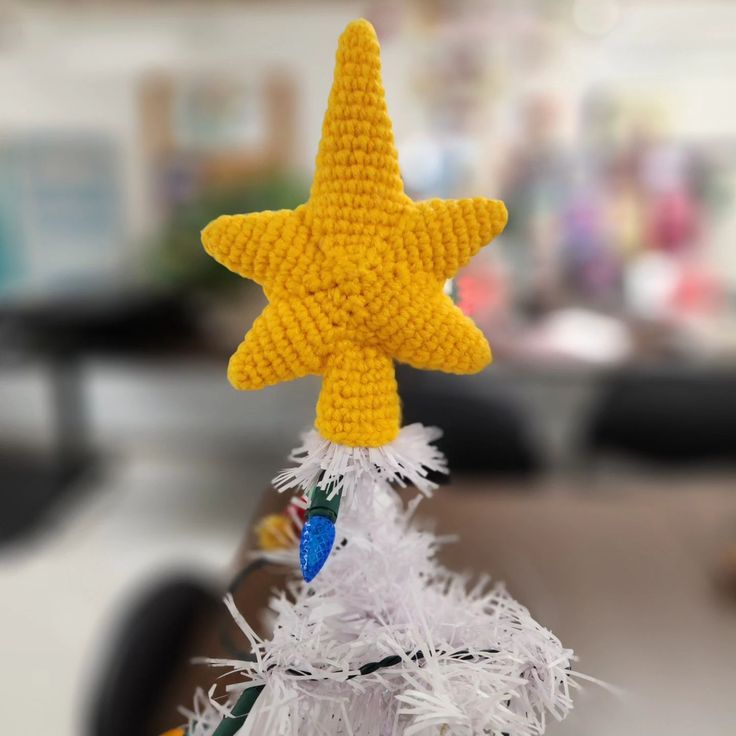 brighten up your christmas tree with crochet stars 7