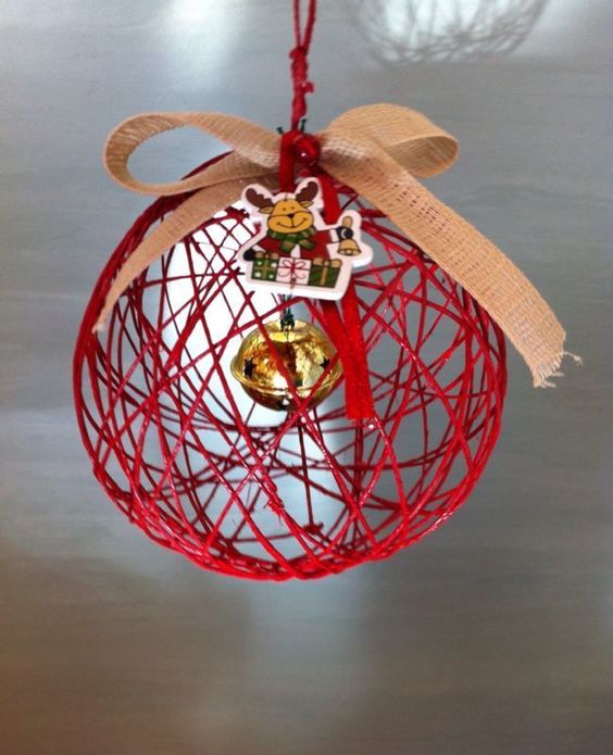 christmas balls with yarn and glue 8