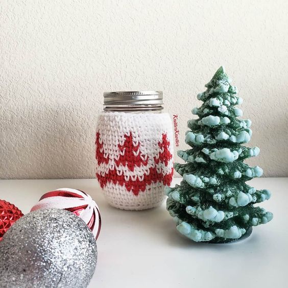christmas crochet mason jar cover ideas 11