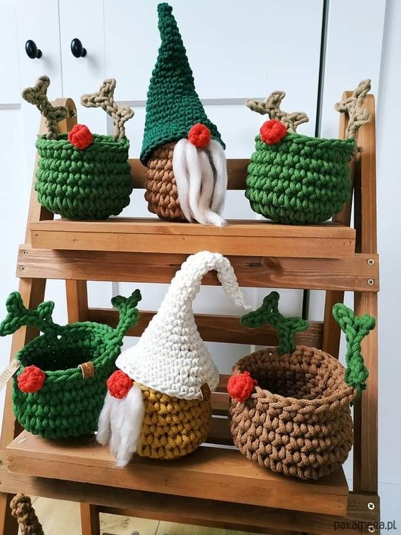 christmas crochet planter ideas 3