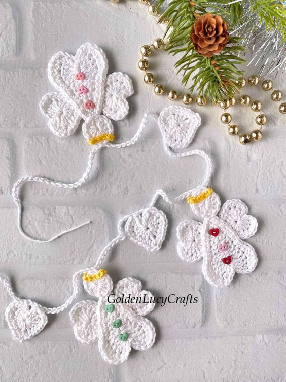 christmas decoration made with crochet hearts 8