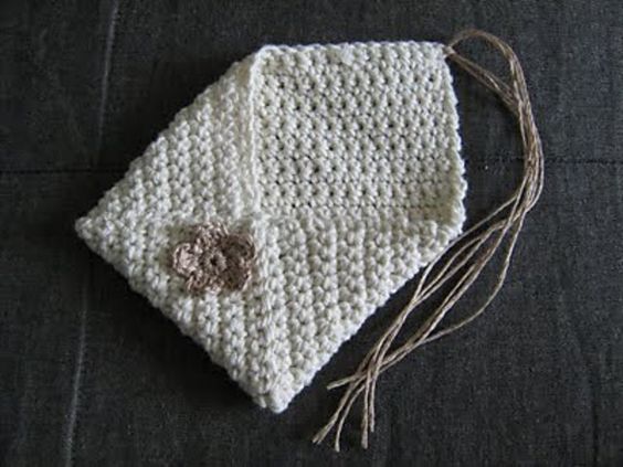 crafting a stylish crochet envelope bag 5