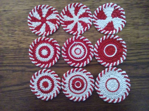 creative christmas crochet coasters ideas 5