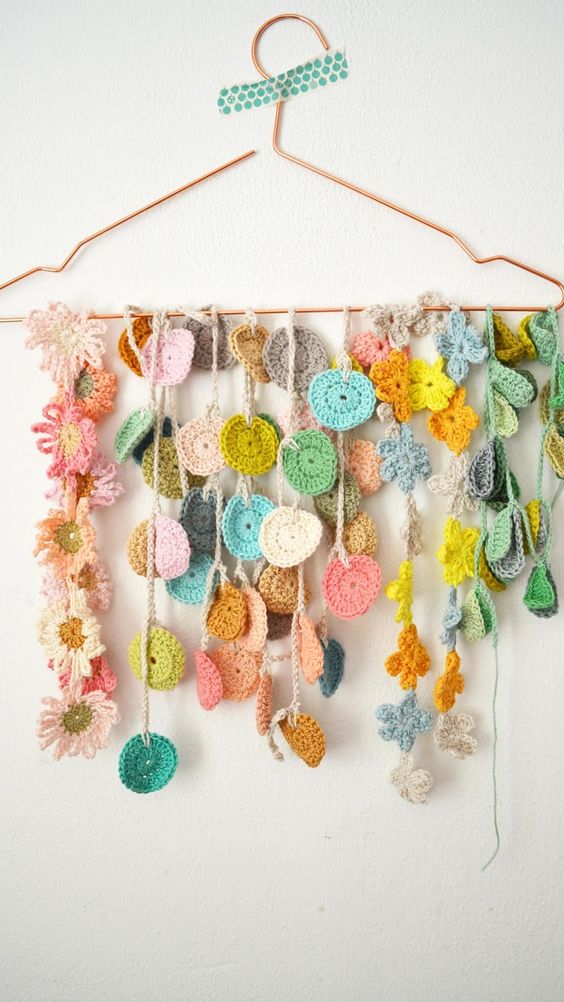 creative ideas for decorating the wall with crochet 1