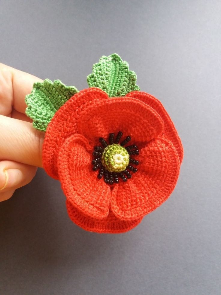 crochet a beautiful poppy 8