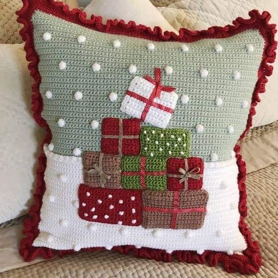 crochet christmas cushion ideas 1