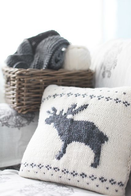 crochet christmas cushion ideas 12
