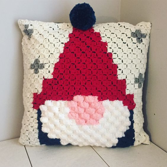 crochet christmas cushion ideas 14