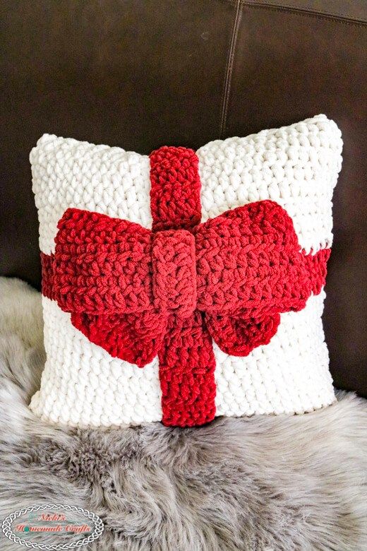 crochet christmas cushion ideas 5