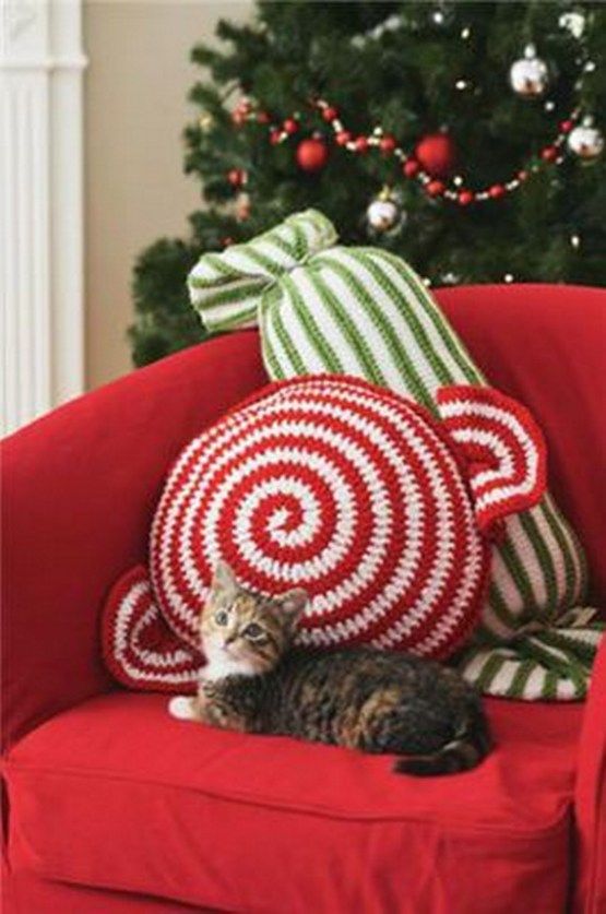 crochet christmas cushion ideas 9