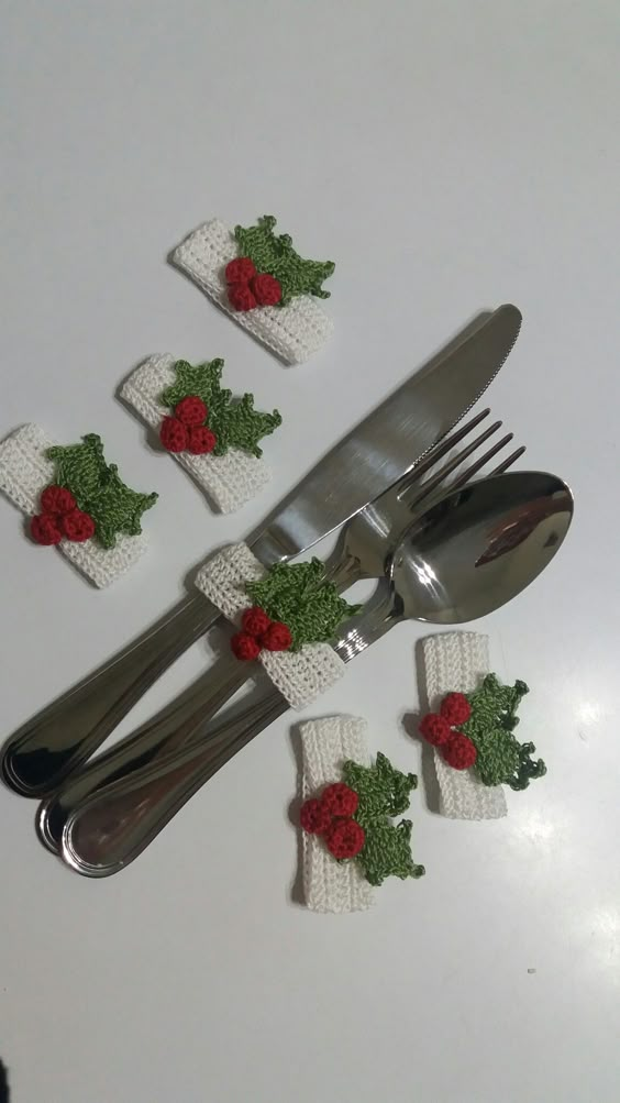 crochet christmas cutlery holders 4