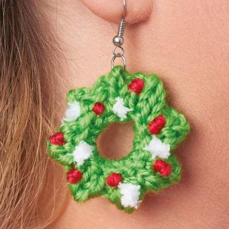 crochet christmas earring ideas 6