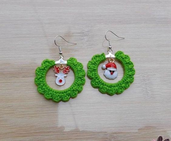 crochet christmas earring ideas 8