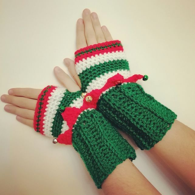 crochet christmas fingerless gloves ideas 10