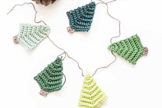 crochet christmas garland 6