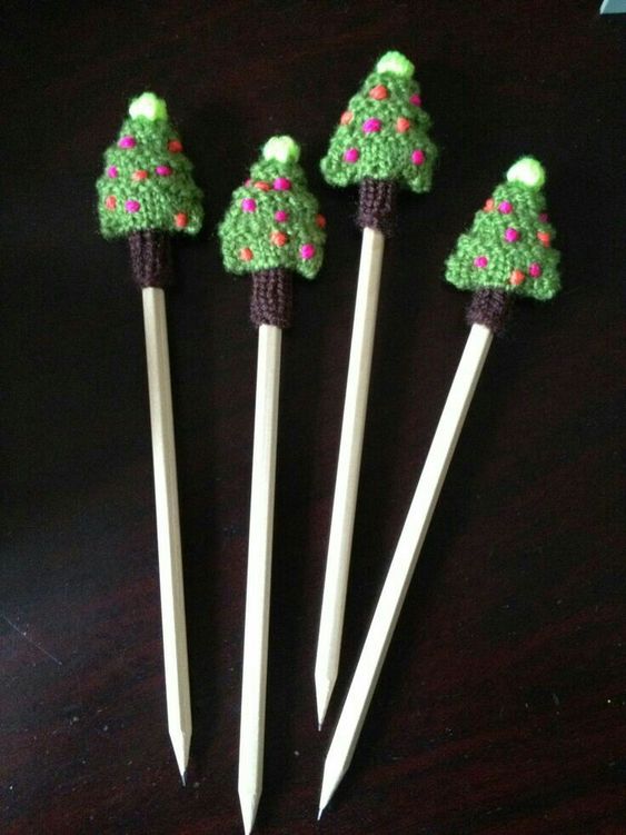 crochet christmas pencil tip for christmas ideas 2