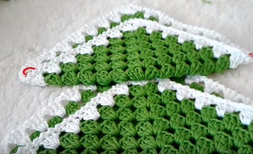 crochet christmas tree with granny squares 4