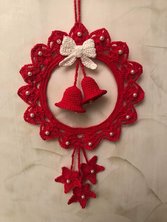 crochet christmas wreath with bells 3