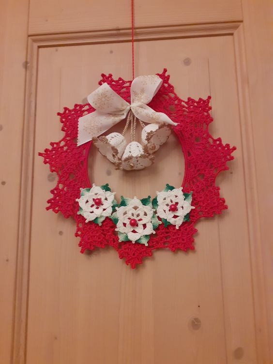 crochet christmas wreath with bells