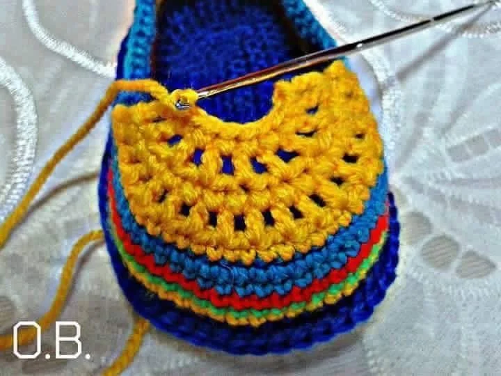 crochet colored shoes for babies 11