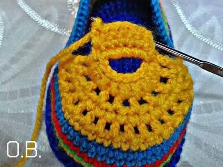 crochet colored shoes for babies 14