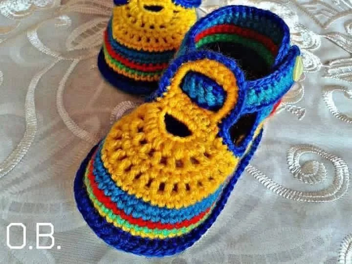 crochet colored shoes for babies 17
