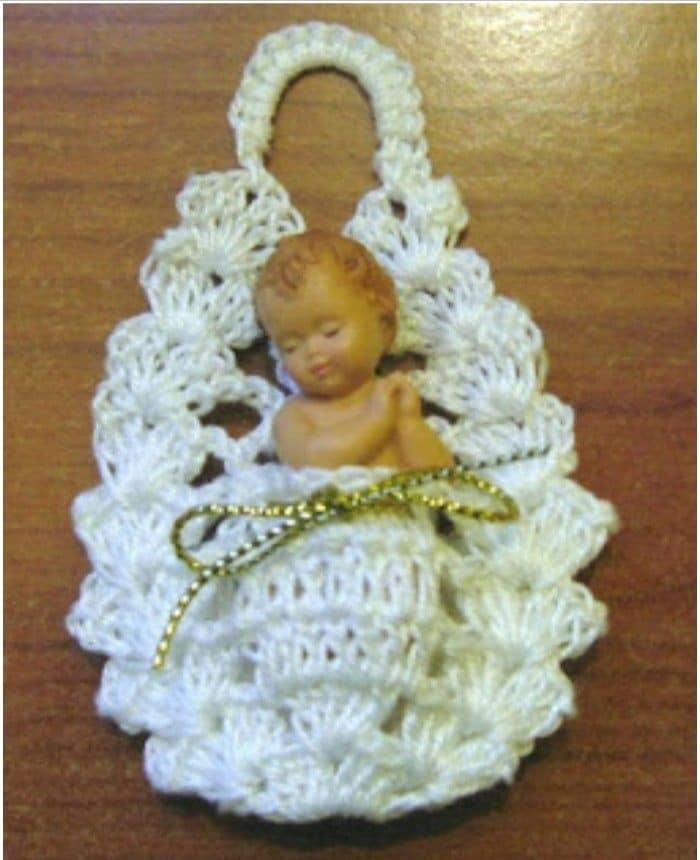 crochet cradle for baby jesus 2