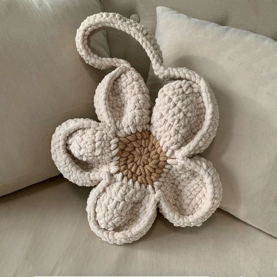crochet daisy bags ideas 4