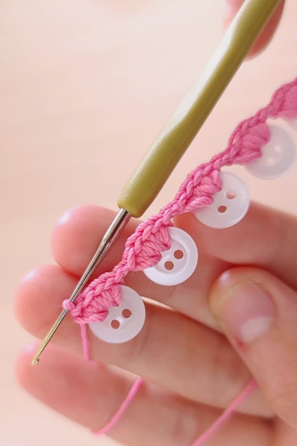 crochet easy buttons bracelet 4