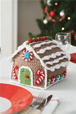 crochet gingerbread house 1