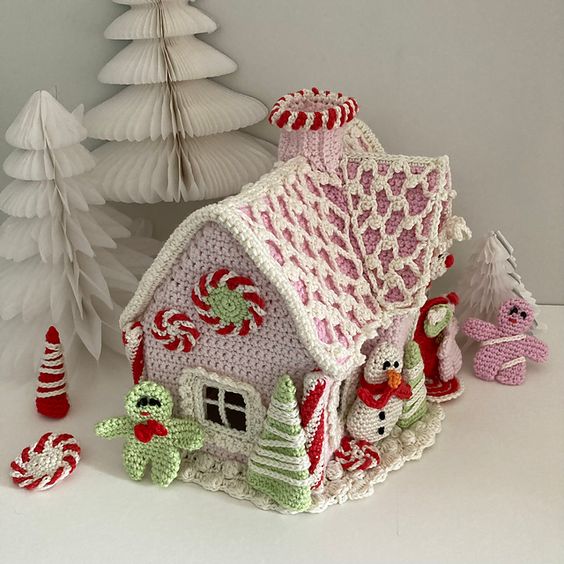 crochet gingerbread house 6