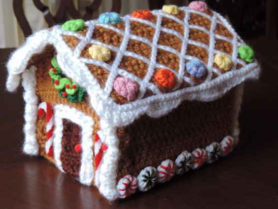 crochet gingerbread house 9