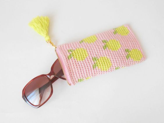 crochet glasses case tutorial 4