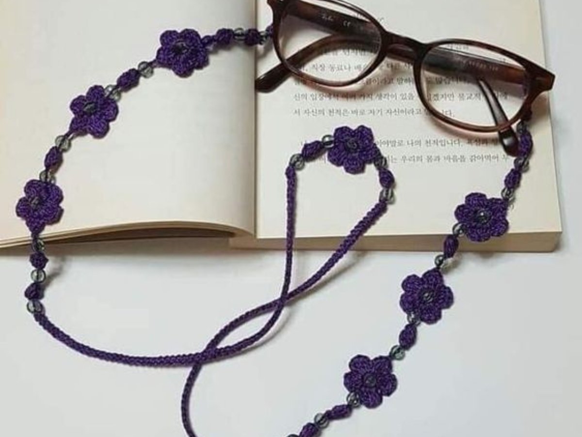 crochet glasses chain 11