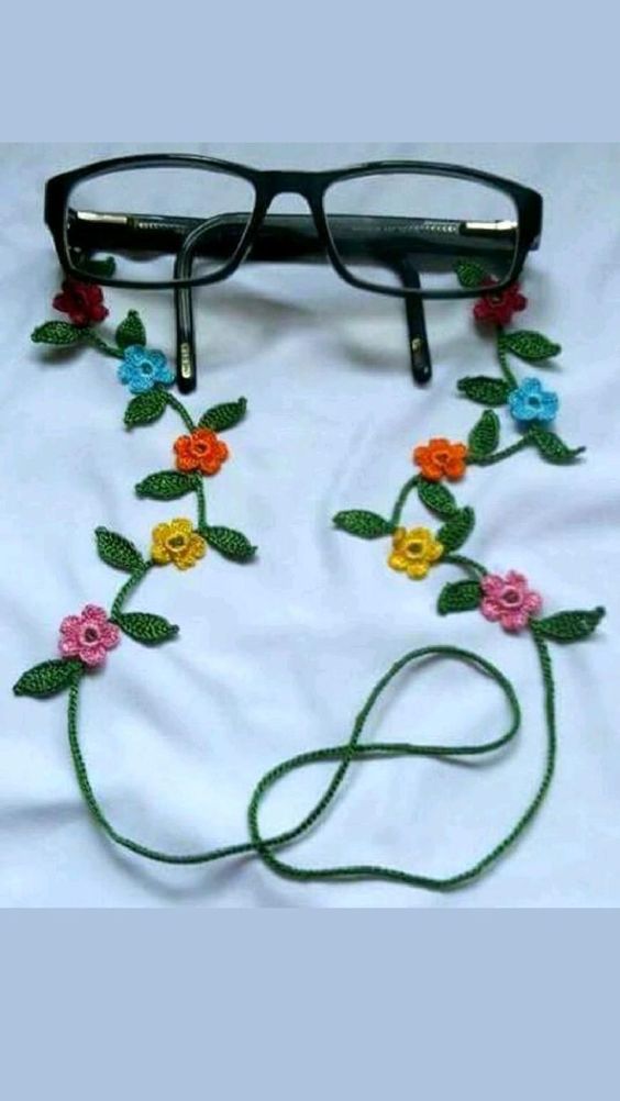 crochet glasses chain 8