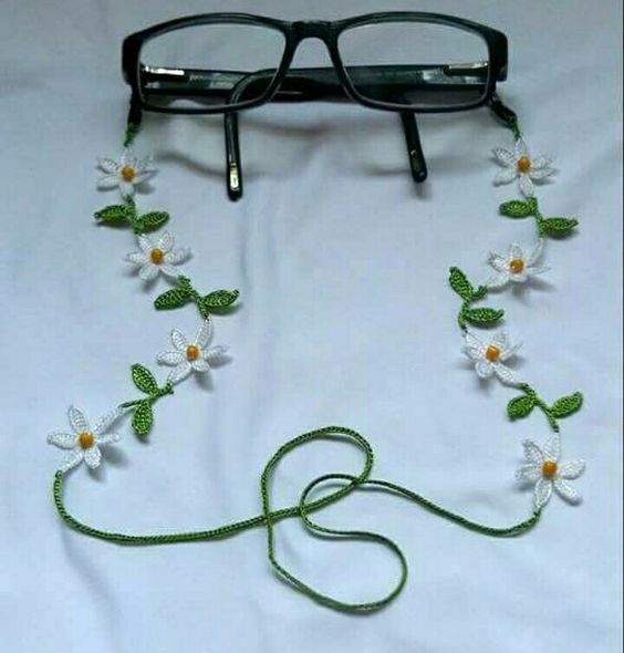 crochet glasses chain 9