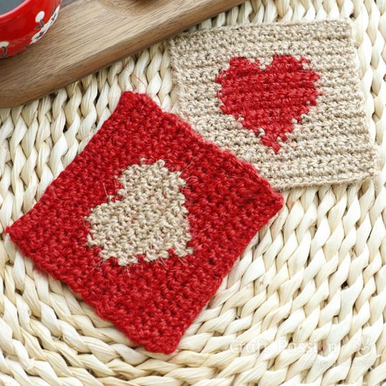 crochet heart coasters for valentines day 1